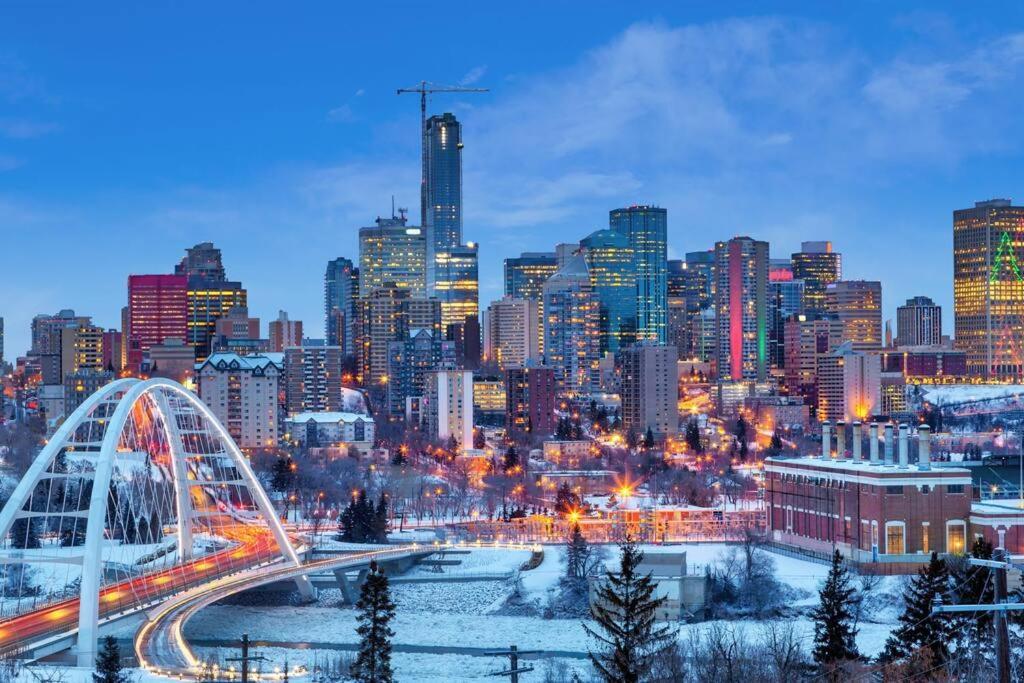 Historic Jd Loft, Near Ice District, Rogers Place, Ug Parking Едмънтън Екстериор снимка