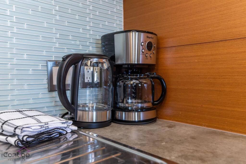 Historic Jd Loft, Near Ice District, Rogers Place, Ug Parking Едмънтън Екстериор снимка