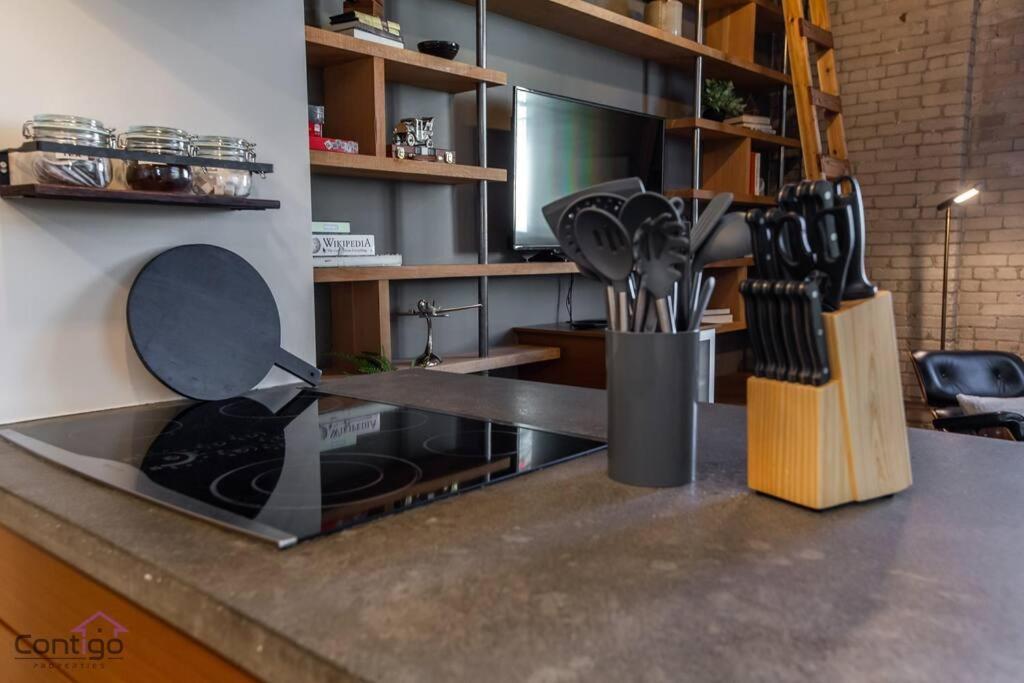 Historic Jd Loft, Near Ice District, Rogers Place, Ug Parking Едмънтън Екстериор снимка