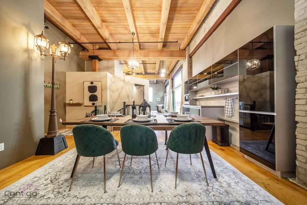 Historic Jd Loft, Near Ice District, Rogers Place, Ug Parking Едмънтън Екстериор снимка