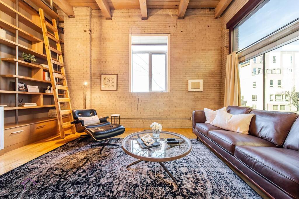 Historic Jd Loft, Near Ice District, Rogers Place, Ug Parking Едмънтън Екстериор снимка
