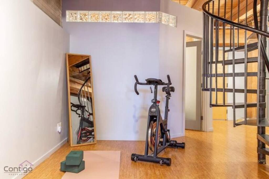 Historic Jd Loft, Near Ice District, Rogers Place, Ug Parking Едмънтън Екстериор снимка